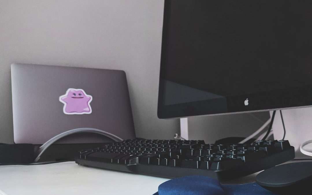 What Are the Keyboard Shortcuts for Taking Screenshots on a Mac?