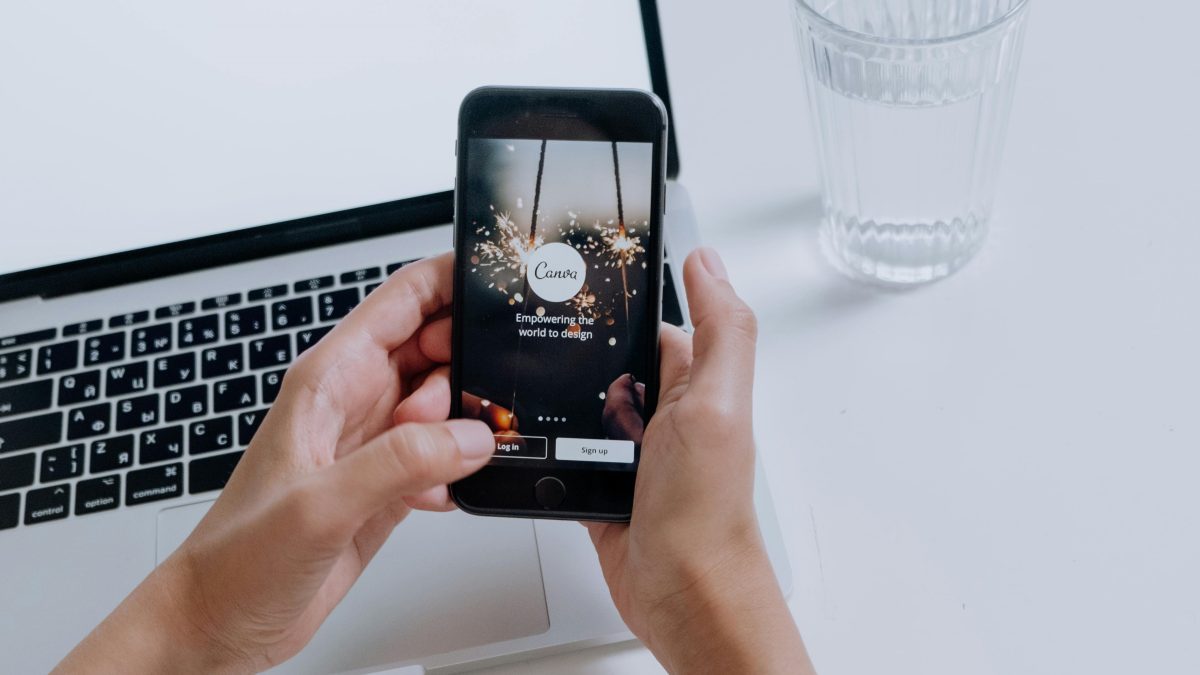 Best Business Card Makers for Creatives: Designers, Photographers & Artists