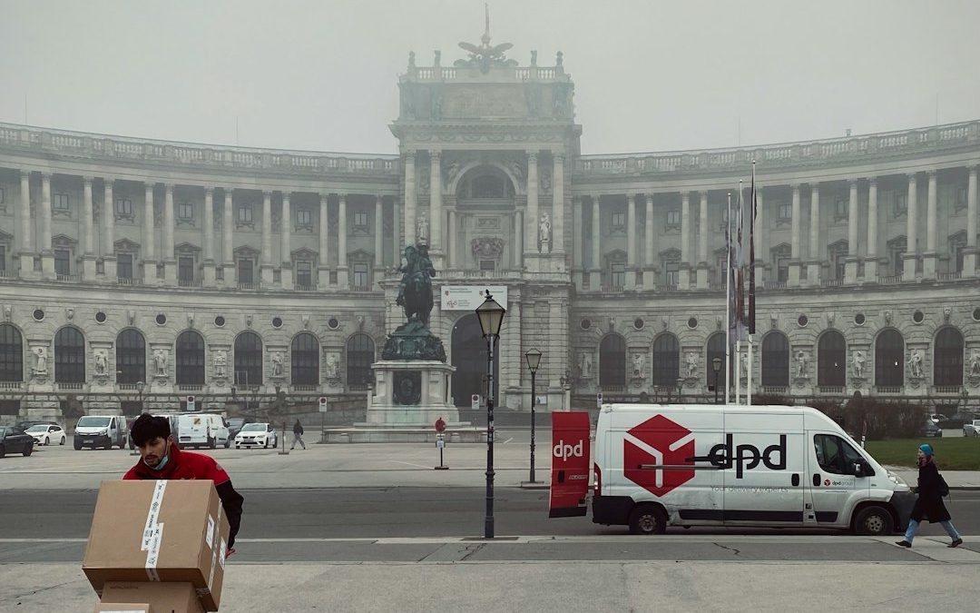 Shipping alternatives to DHL: top picks