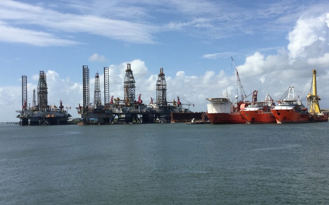 Oil Rig Jobs: Requirements for Entry-Level Offshore Work
